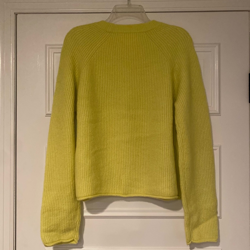 NWT Velvet By Graham & Spencer Women’s Gigi Citron Crewneck Sweater Cabincore - Picture 5 of 8
